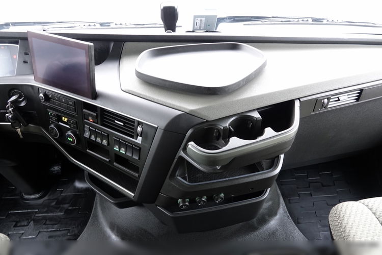Volvo FH 500 / XXL / I-SAVE / LOWDECK / MEGA / KLIMA POSTOJOWA / PO ZŁOTYM KONTRAKCIE SERWISOWYM zdjęcie 29
