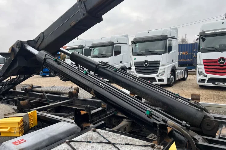 Mercedes AROCS 2645L 6x4 HAKOWIEC zdjęcie 11