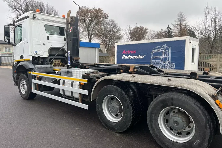 Mercedes AROCS 2645L 6x4 HAKOWIEC zdjęcie 29