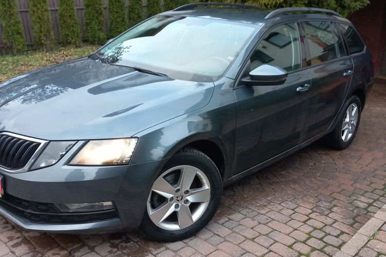 Skoda Octavia DSG Salon PL Navi Grzane Fot. Smartlink+Ledy 43900 netto Manetki F1 zdjęcie 27