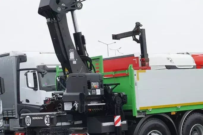 Mercedes AROCS / 3240 / 8 X 4 / TRIDEM / SKRZYNIOWY + HDS / HIAB 262 E – 7 / WYS. 19 M zdjęcie 30