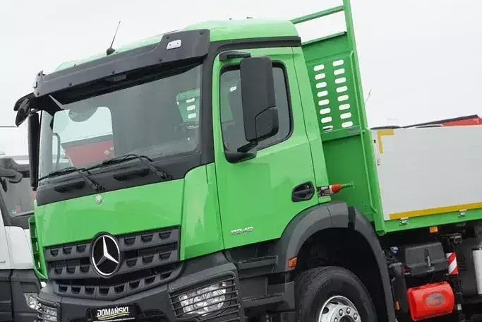 Mercedes AROCS / 3240 / 8 X 4 / TRIDEM / SKRZYNIOWY + HDS / HIAB 262 E – 7 / WYS. 19 M zdjęcie 34