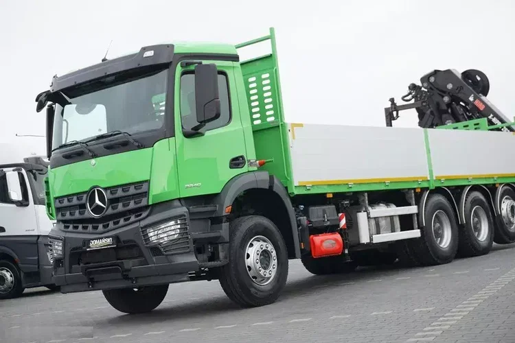 Mercedes AROCS / 3240 / 8 X 4 / TRIDEM / SKRZYNIOWY + HDS / HIAB 262 E – 7 / WYS. 19 M zdjęcie 35