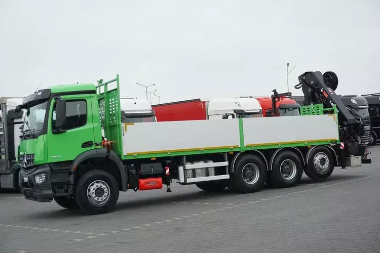 Mercedes AROCS / 3240 / 8 X 4 / TRIDEM / SKRZYNIOWY + HDS / HIAB 262 E – 7 / WYS. 19 M zdjęcie 38