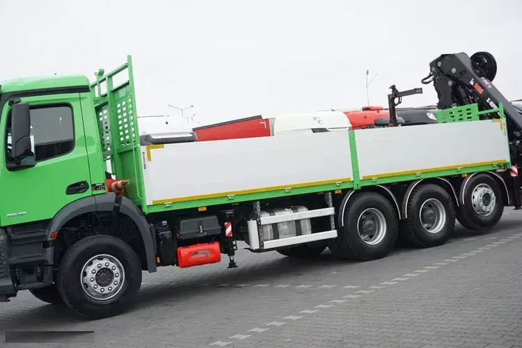 Mercedes AROCS / 3240 / 8 X 4 / TRIDEM / SKRZYNIOWY + HDS / HIAB 262 E – 7 / WYS. 19 M zdjęcie 40