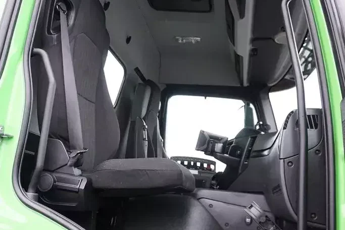 Mercedes AROCS / 3240 / 8 X 4 / TRIDEM / SKRZYNIOWY + HDS / HIAB 262 E – 7 / WYS. 19 M zdjęcie 8