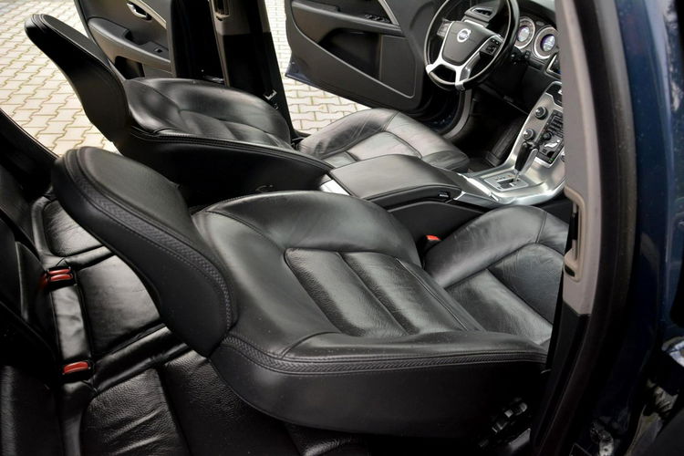 Volvo XC 70 2.0d(163KM) Navi Skóry Xenon 2xParktronic z Niemiec Aso zdjęcie 19