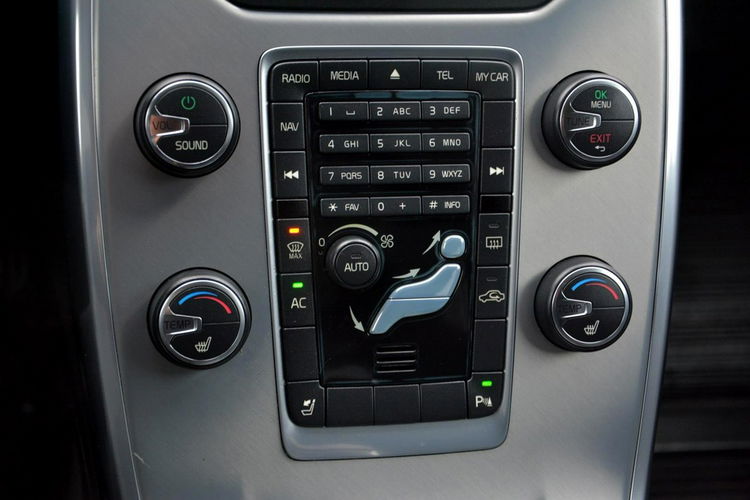 Volvo XC 70 2.0d(163KM) Navi Skóry Xenon 2xParktronic z Niemiec Aso zdjęcie 26