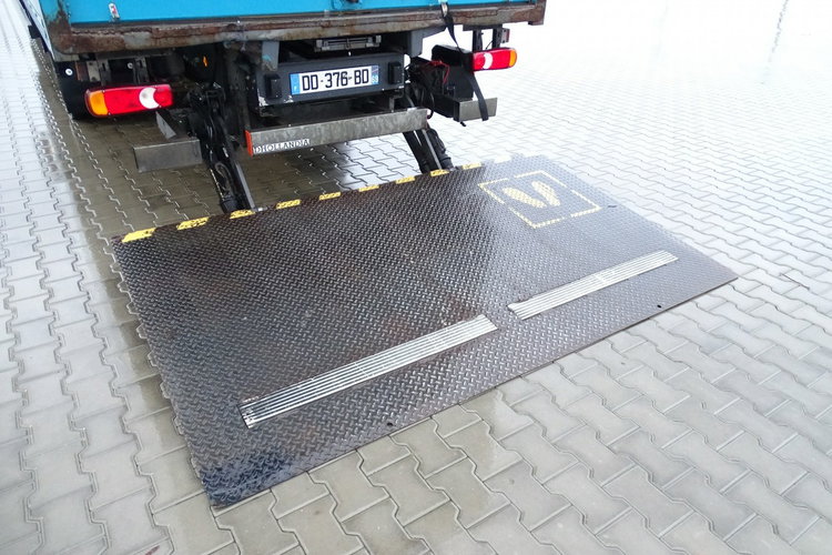 Iveco EuroCargo 120E18 EEV Kontener Sprowadzony Klima Przebieg Udokumentowany , Poduszki , 18 Euro Palet , Boczne Drzwi zdjęcie 16