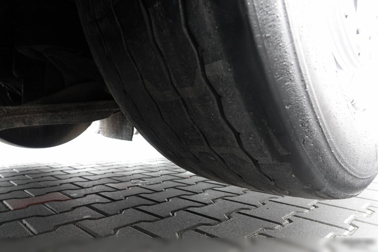 Volvo FM 410 / 6x2 / LAWETA + HDS EFFER 170 / STEROWANIE RADIOWE / OŚ PODNOSZONA / 3 OSIOWY / NAJAZDY HYDRAULICZNE / EURO 6 / WCIĄGARKA + PILOT  zdjęcie 25