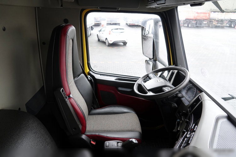 Volvo FM 410 / 6x2 / LAWETA + HDS EFFER 170 / STEROWANIE RADIOWE / OŚ PODNOSZONA / 3 OSIOWY / NAJAZDY HYDRAULICZNE / EURO 6 / WCIĄGARKA + PILOT  zdjęcie 31