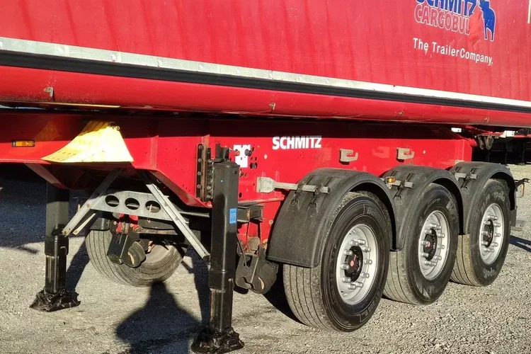 Schmitz 33m Waga: 5700kg Ład.: 30300kg Góra: alu Dół: stal zdjęcie 5