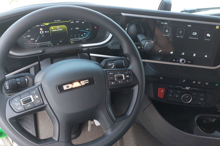 DAF XDC450 FAT zdjęcie 4