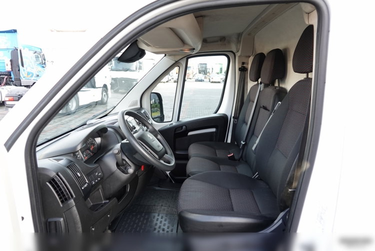 Peugeot BOXER / L4 H3 / WERSJA MAXI / BLASZAK / 2021 ROK / PO PEŁNYM ROZSZERZONYM SERWISIE / PO KONTRAKCIE SERWISOWYM zdjęcie 21