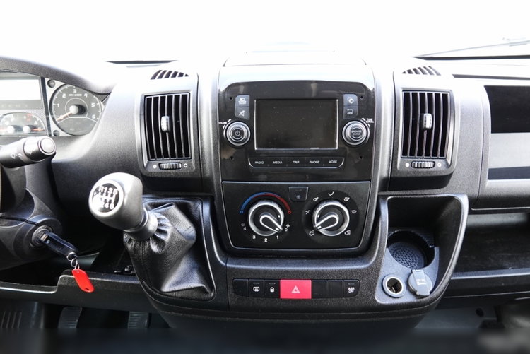 Peugeot BOXER / L4 H3 / WERSJA MAXI / BLASZAK / 2021 ROK / PO PEŁNYM ROZSZERZONYM SERWISIE / PO KONTRAKCIE SERWISOWYM zdjęcie 27