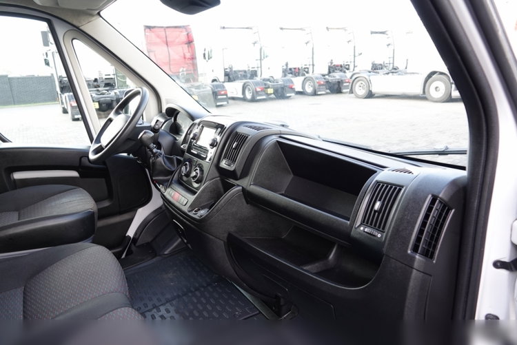 Peugeot BOXER / L4 H3 / WERSJA MAXI / BLASZAK / 2021 ROK / PO PEŁNYM ROZSZERZONYM SERWISIE / PO KONTRAKCIE SERWISOWYM zdjęcie 30