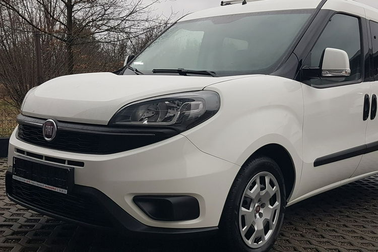 Fiat Doblo MAXI 5 OSÓB DŁUGI KLIMA 6-BIEGÓW I-WŁAŚCICIEL KRAJOWY AC zdjęcie 26