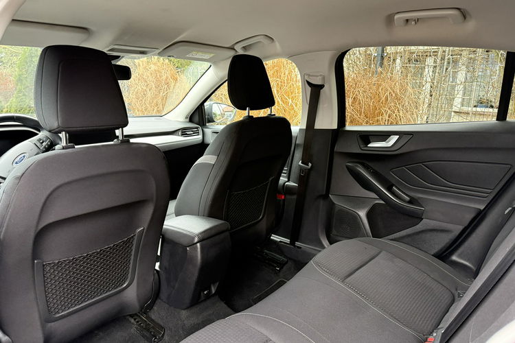 Ford Focus Bardzo zadbany - oryginalny niski przebieg zdjęcie 22