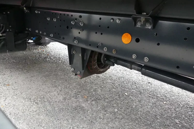 Iveco EURO CARGO 140-190L / KONTENER 6.90 + WINDA / EURO 6 / NISKI PRZEBIEG / zdjęcie 16