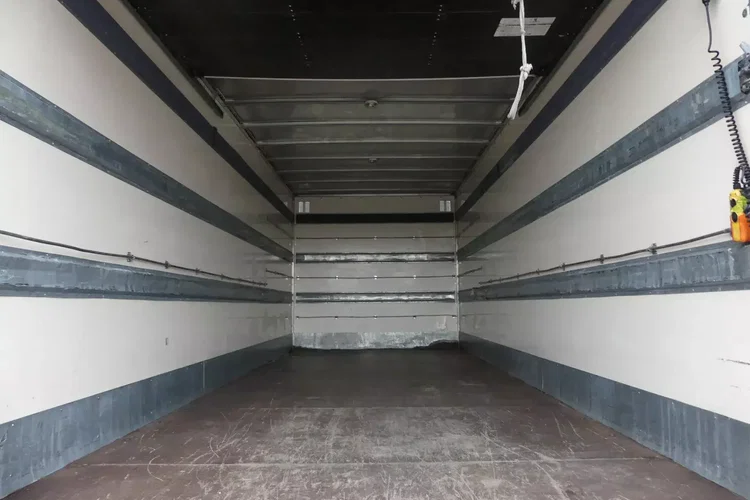 Iveco EURO CARGO 140-190L / KONTENER 6.90 + WINDA / EURO 6 / NISKI PRZEBIEG / zdjęcie 17