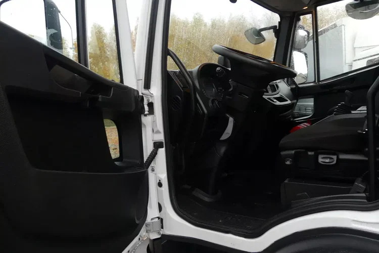 Iveco EURO CARGO 140-190L / KONTENER 6.90 + WINDA / EURO 6 / NISKI PRZEBIEG / zdjęcie 18