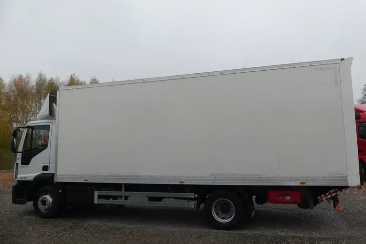 Iveco EURO CARGO 140-190L / KONTENER 6.90 + WINDA / EURO 6 / NISKI PRZEBIEG / zdjęcie 3