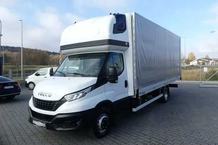 Iveco DAILY 70C18 / 3 LITRY 180 KM / PLANDEKA 6.15 / KABINA SYPIALNA / zdjęcie 2