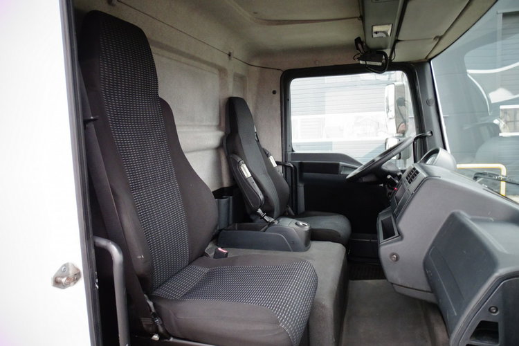 MAN TGL 12.180 Kontener , Sprowadzony , Zarejestrowany , Klima Poduszki , Winda , 18 Euro Palet zdjęcie 8