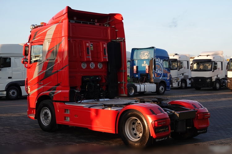 DAF XF 530 / RETARDER / CAŁY NA PODUSZKACH / KLIMA POSTOJOWA / OPONY 100% / PO KONTRAKCIE SERWISOWYM zdjęcie 8