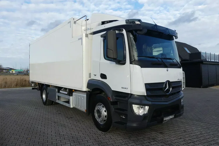 Mercedes ANTOS 1830 / CHŁODNIA + WINDA / PRZEBIEG 80 TYS KM / zdjęcie 16