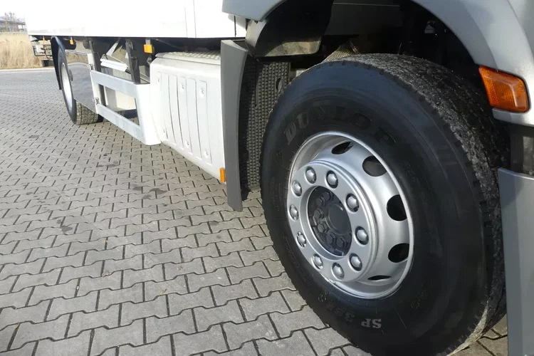 Mercedes ANTOS 1830 / CHŁODNIA + WINDA / PRZEBIEG 80 TYS KM / zdjęcie 17