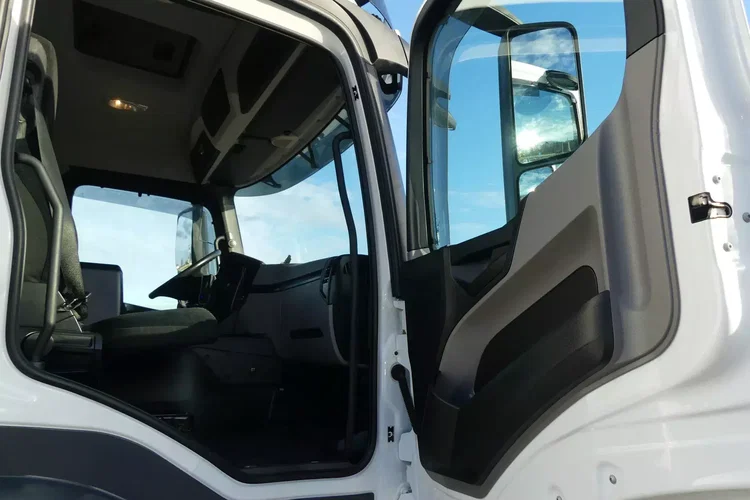 Mercedes ANTOS 1830 / CHŁODNIA + WINDA / PRZEBIEG 80 TYS KM / zdjęcie 31