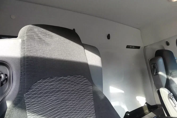 Mercedes ANTOS 1830 / CHŁODNIA + WINDA / PRZEBIEG 80 TYS KM / zdjęcie 33