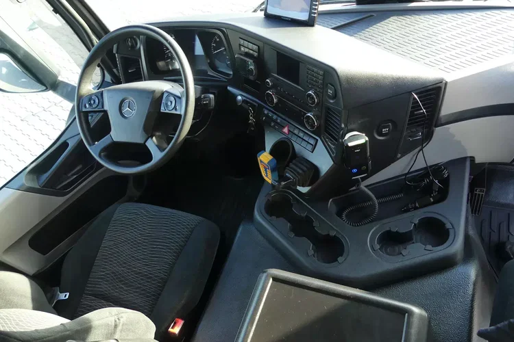 Mercedes ANTOS 1830 / CHŁODNIA + WINDA / PRZEBIEG 80 TYS KM / zdjęcie 35