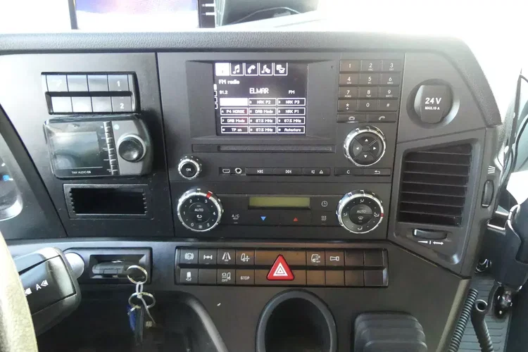 Mercedes ANTOS 1830 / CHŁODNIA + WINDA / PRZEBIEG 80 TYS KM / zdjęcie 38