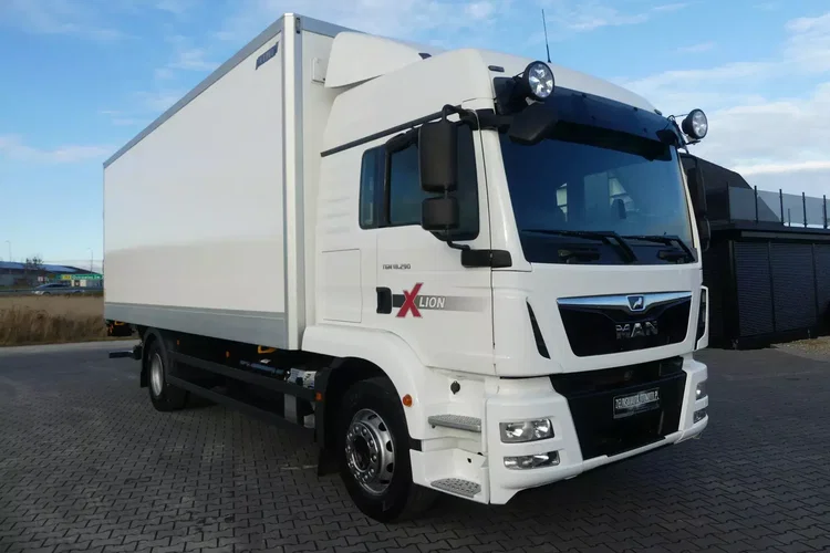 MAN TGM 18.290 / IZOTERMA + WINDA / GLOB / EURO 6 / OTWIERANY BOK / zdjęcie 17