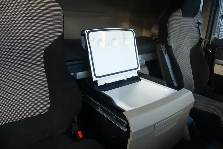 MAN TGM 18.290 / IZOTERMA + WINDA / GLOB / EURO 6 / OTWIERANY BOK / zdjęcie 31