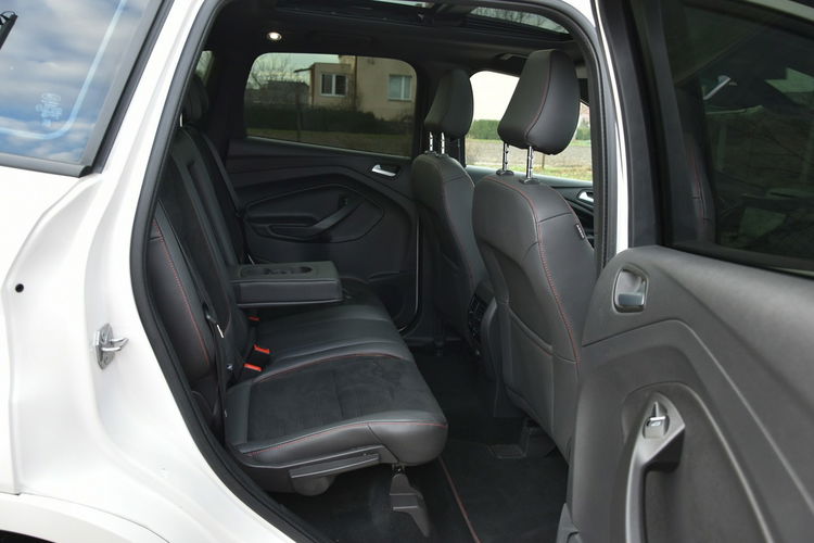 Ford Kuga ST line 2.0TDCi Automat 2018r. FullLED NAVi Panorama Kamera zdjęcie 12