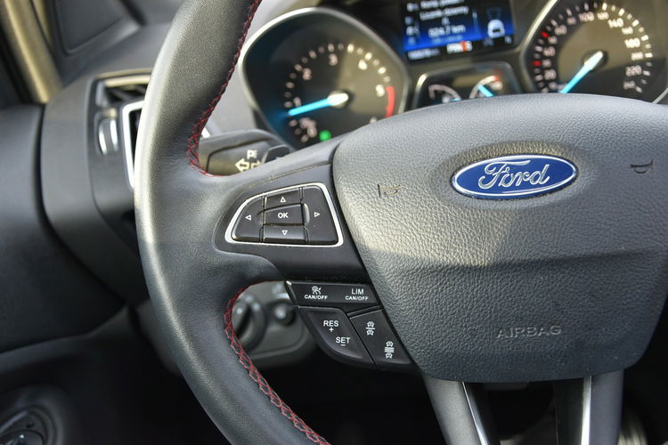 Ford Kuga ST line 2.0TDCi Automat 2018r. FullLED NAVi Panorama Kamera zdjęcie 27