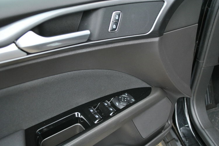 Mondeo Liftback Trend 2.0 EcoBlue 150KM A8 ASO Forda Gwarancja Ford Używane zdjęcie 14