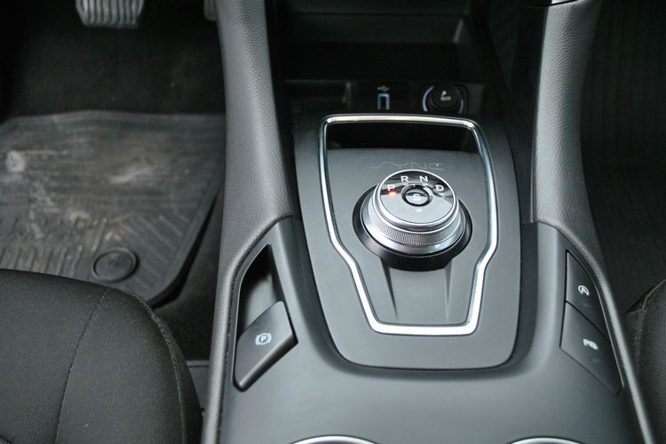 Mondeo Liftback Trend 2.0 EcoBlue 150KM A8 ASO Forda Gwarancja Ford Używane zdjęcie 19