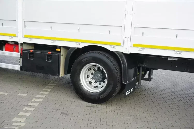 DAF LF / 320 / ACC / SKRZYNIOWY + HDS / HMF 1820 K 5 / WYS. 14.9 M / DŁ . 7, 5 M zdjęcie 19