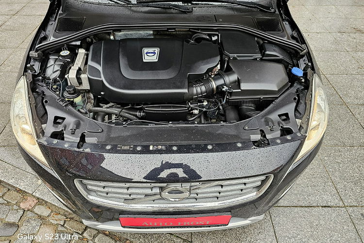 Volvo V60 Cross 2.0 D 163KM Momentum Navigacja. zdjęcie 15