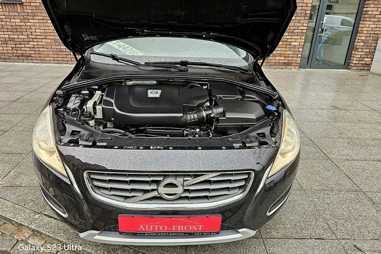 Volvo V60 Cross 2.0 D 163KM Momentum Navigacja. zdjęcie 16