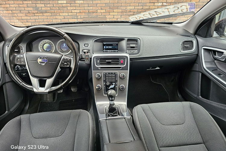 Volvo V60 Cross 2.0 D 163KM Momentum Navigacja. zdjęcie 8