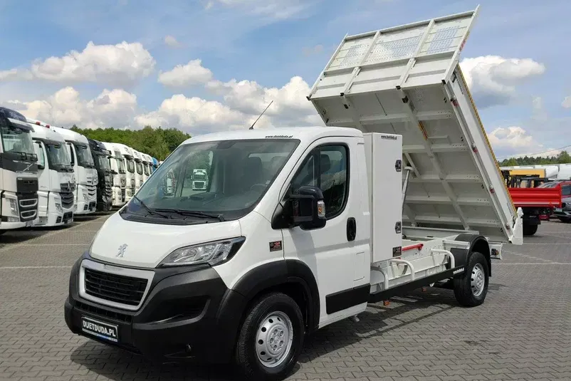 samochód dostawczy Peugeot zdjęcie 1