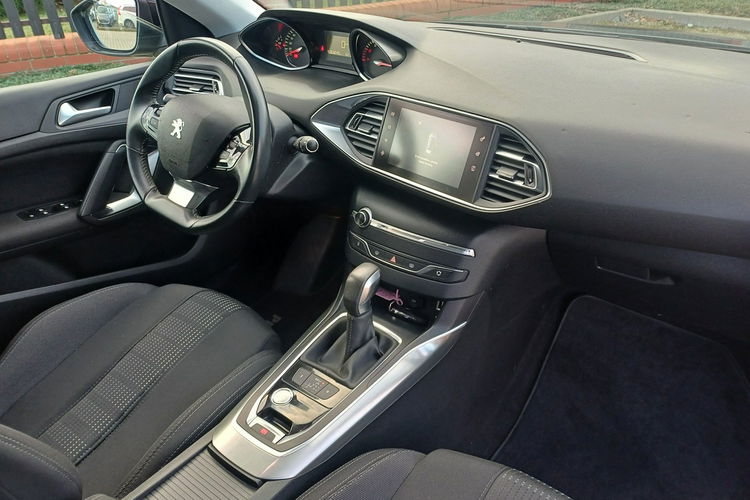 Peugeot 308 LIFT Automat Pełne wyposażenie Niski przebieg zdjęcie 6