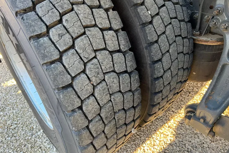 Mercedes AROCS 2645L 6x4 HAKOWIEC zdjęcie 33