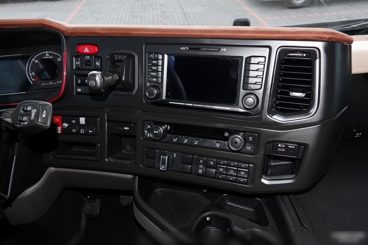 Scania S 580 / V8 / RETARDER / HYDRAULIKA /CAŁA NA PODUSZKACH / SKÓRY / NOWY MODEL / PO KONTRAKCIE SERWISOWYM  zdjęcie 30