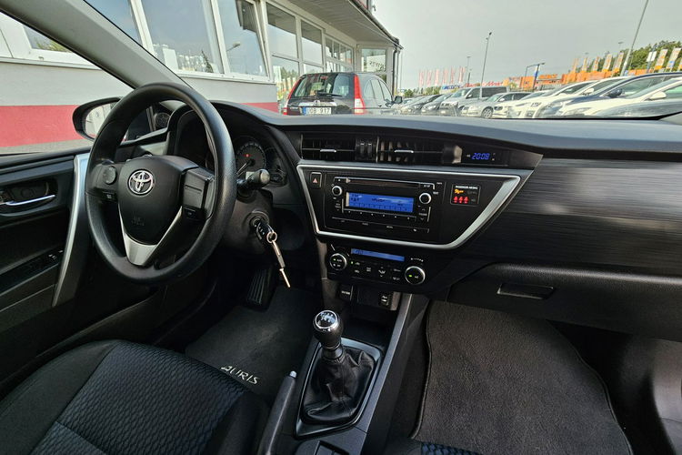 Toyota Auris niski przebieg, czysty zadbany zdjęcie 16